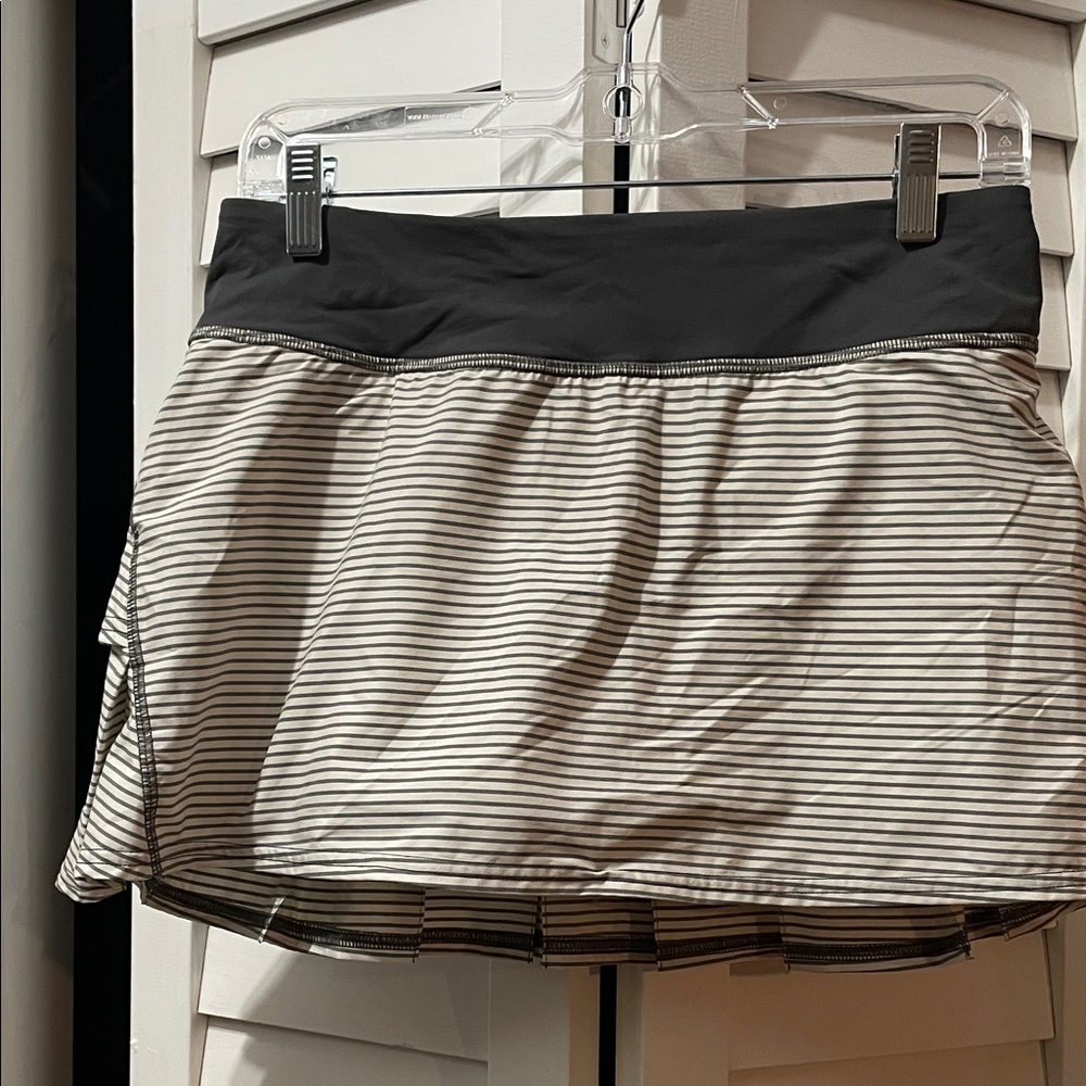 Lululemon Striped Black and White Skirt size 6